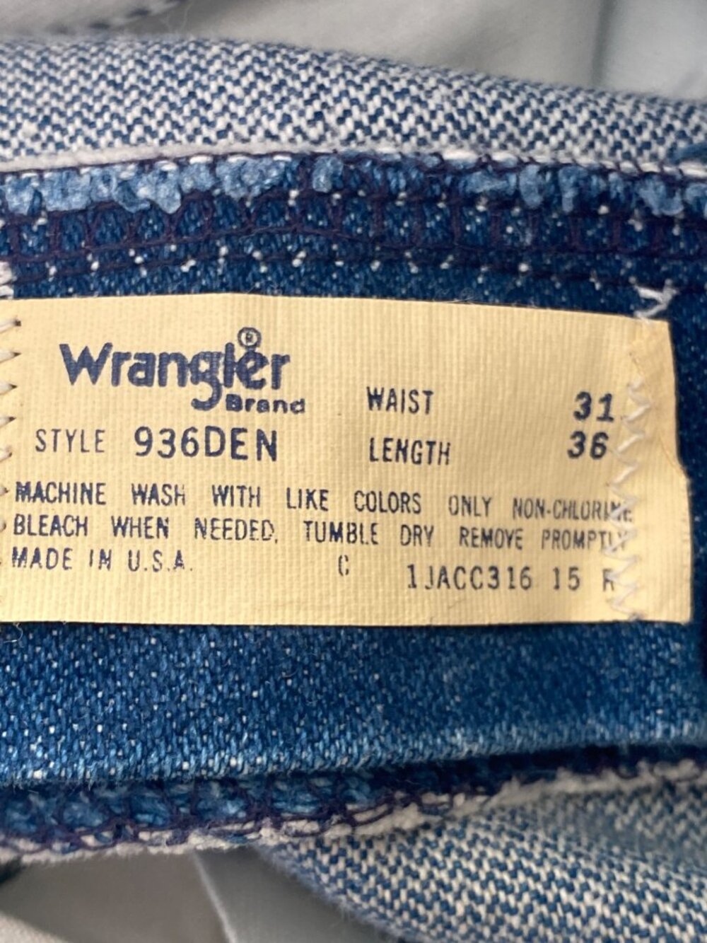 Women's Wrangler Jeans Cowboy Cut Straight Leg Printed Talon Zip Sz 31x36 USA - Picture 11 of 14